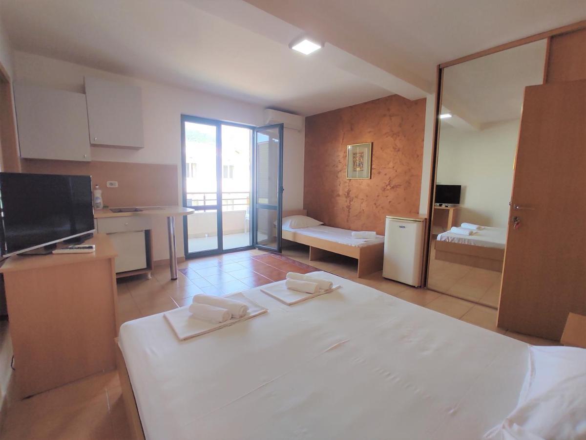 Apartments Mare Budva Eksteriør bilde